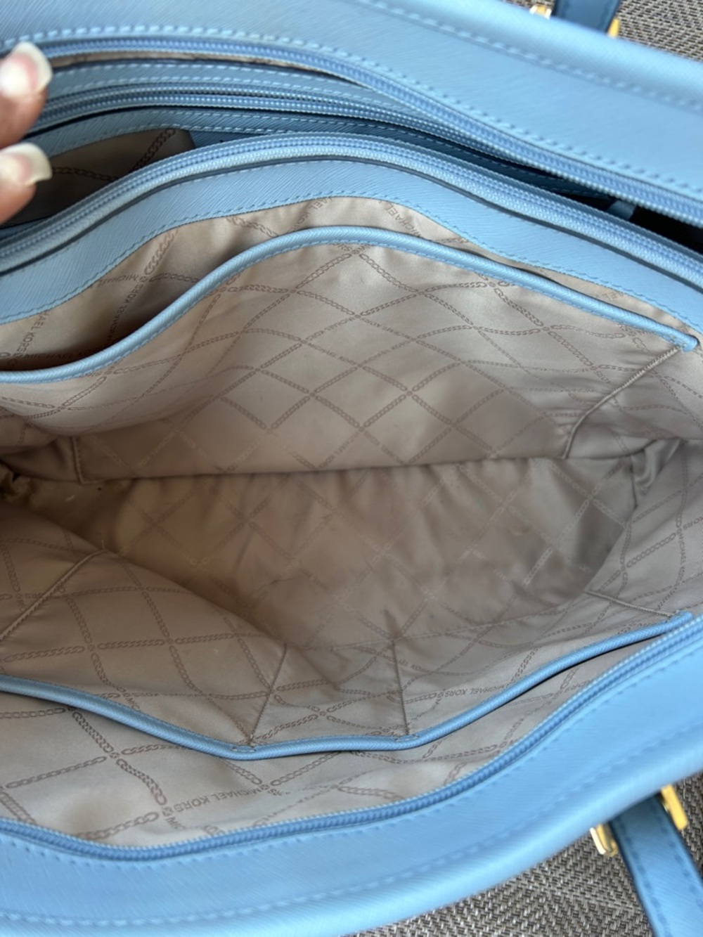 Michael Kors Jet Set Sky Blue Saffiano Leather Tote with gold tone MK Charm - Picture 11 of 14